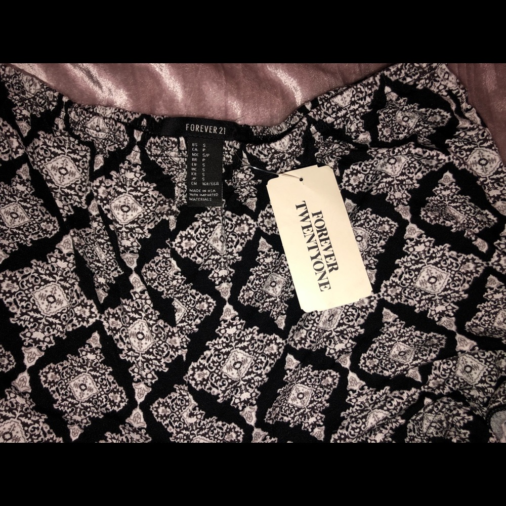 Patterned shorts - Picture 2 of 2